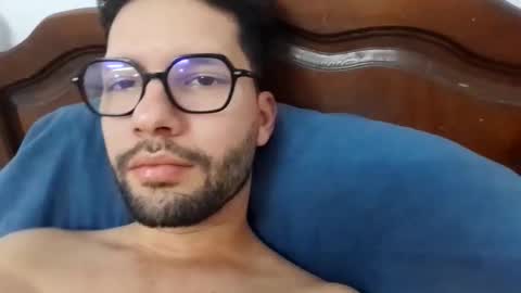 Snapshot of midoumas1 chatting on October 18, 2:40 pm Sam online show from October 18, 2:40 pm