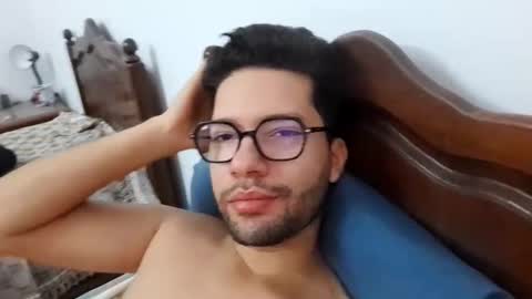 Snapshot of midoumas1 chatting on November 2, 8:39 am Sam online show from November 2, 8:39 am