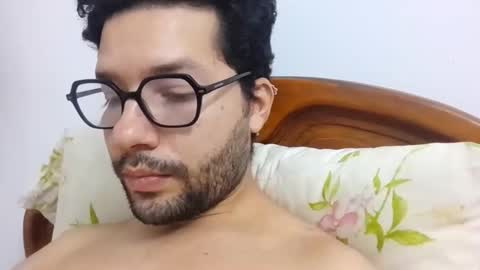 Snapshot of midoumas1 chatting on December 14, 4:12 pm Sam online show from December 14, 4:12 pm