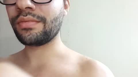 Snapshot of midoumas1 chatting on December 15, 7:18 pm Sam online show from December 15, 7:18 pm