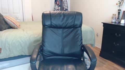 Snapshot of midsummernightsdream chatting on March 11, 7:25 pm MidsummerNightsDream online show from March 11, 7:25 pm