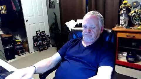 midwestdad09 online show from April 1, 12:33 am