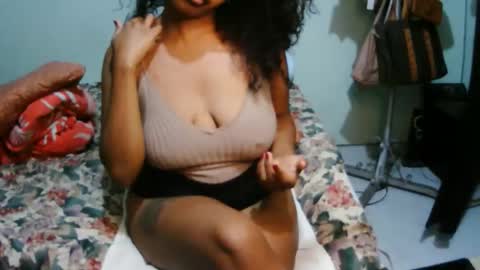 miel_07 online show from March 12, 6:25 pm