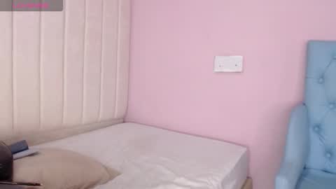 Snapshot of miel_alisha chatting on November 30, 1:15 pm miel online show from November 30, 1:15 pm