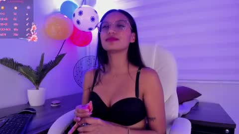 Snapshot of miel_ambar chatting on July 6, 9:39 pm miel_ambar online show from July 6, 9:39 pm