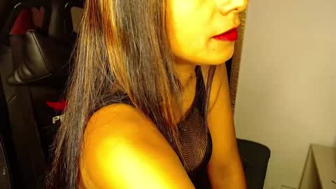 Snapshot of mielsquirt chatting on January 16, 8:33 am mielsquirt online show from January 16, 8:33 am