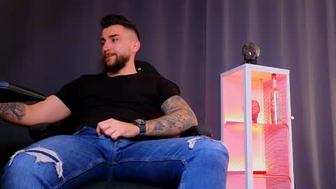 MightyAaron online show from February 10, 7:26 am