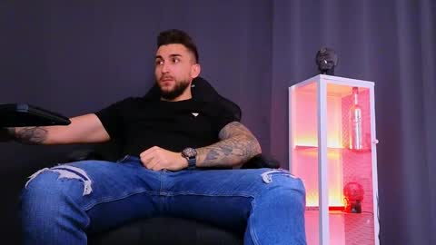 MightyAaron online show from February 17, 9:13 am