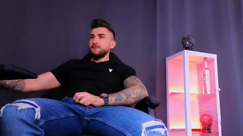 MightyAaron online show from February 24, 4:49 am