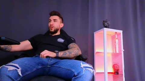 MightyAaron online show from March 6, 2:51 am