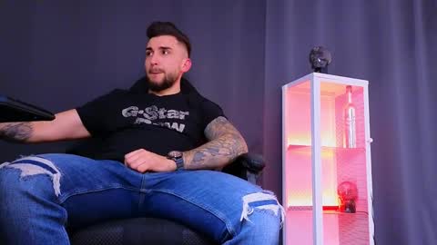 MightyAaron online show from March 11, 11:01 am