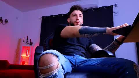 MightyAaron online show from December 15, 5:12 am