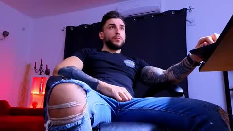 MightyAaron online show from January 8, 5:48 pm