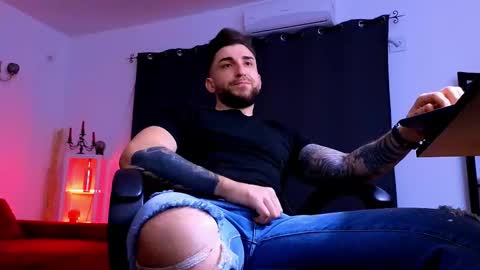 MightyAaron online show from February 5, 4:39 am