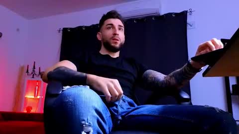 MightyAaron online show from February 6, 5:01 am