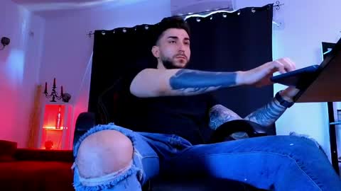 MightyAaron online show from April 23, 6:03 am