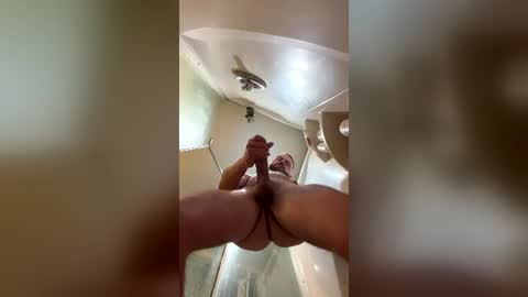 mightyjoehung978 online show from August 5, 6:55 pm