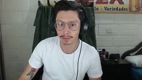 Snapshot of miguel__98 chatting on May 3, 3:56 am Miguel Independent Model online show from May 3, 3:56 am