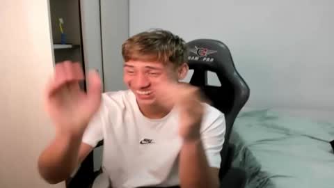 Miguel Hernandez online show from October 9, 7:34 pm