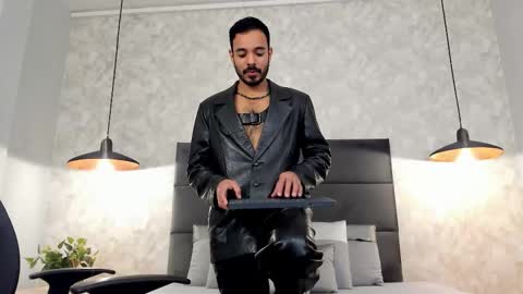 miguelsanfrancisco online show from October 25, 2:46 pm