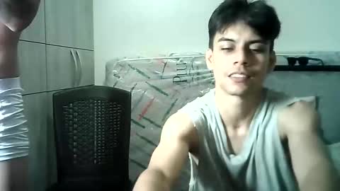 Snapshot of miguelsantos23 chatting on January 16, 2:37 am MiguelSantos online show from January 16, 2:37 am