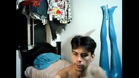Snapshot of miguelsantos_666 chatting on February 6, 9:45 am Miguel Angel Santos online show from February 6, 9:45 am