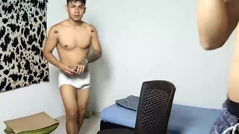 Snapshot of miguelsantos_666 chatting on April 2, 6:11 am Miguel Angel Santos online show from April 2, 6:11 am