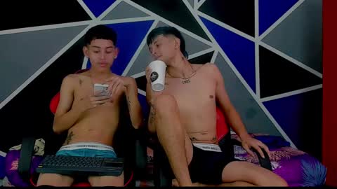 Snapshot of migueyalejo_sweetsex chatting on February 27, 4:31 am migueyalejo sweetsex online show from February 27, 4:31 am