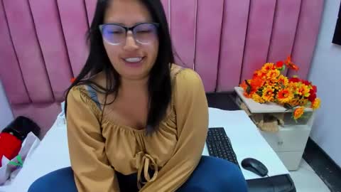 Snapshot of miha_smith chatting on December 16, 3:55 am Miha online show from December 16, 3:55 am
