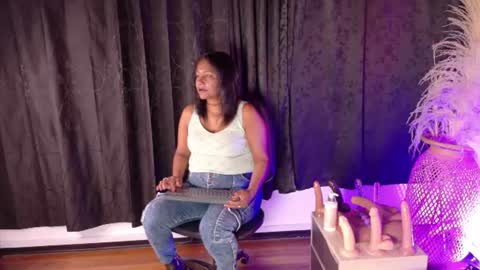 Snapshot of miia_blace chatting on June 20, 9:23 am miia_blace online show from June 20, 9:23 am