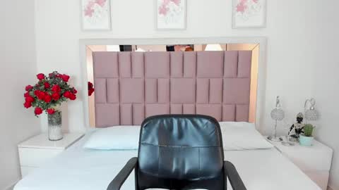 Mia  online show from January 19, 7:58 pm