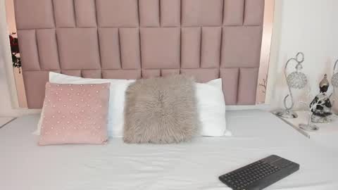 Mia  online show from February 19, 6:54 pm