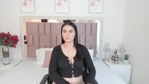 Mia  online show from February 27, 3:37 pm