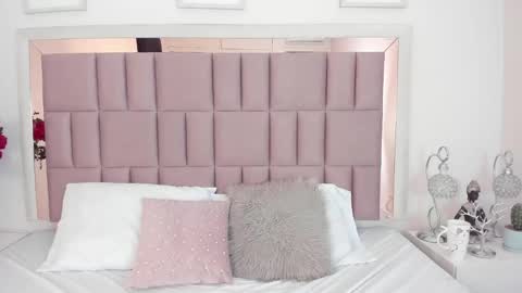 Mia  online show from March 1, 10:31 pm