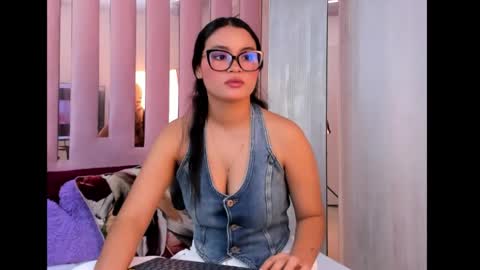 Mia  online show from October 13, 11:10 am