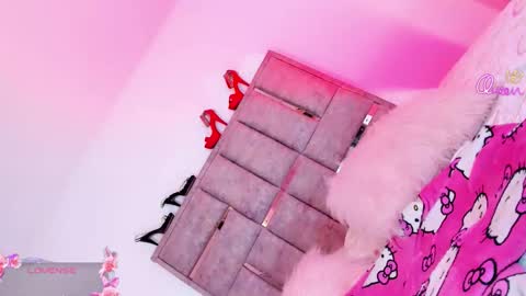   online show from February 15, 9:41 am