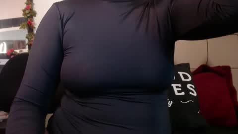 miia online show from November 14, 6:17 pm