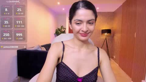 Mia online show from October 28, 11:03 am