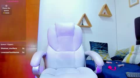 Snapshot of miiarod chatting on October 14, 7:03 pm mia sofia online show from October 14, 7:03 pm