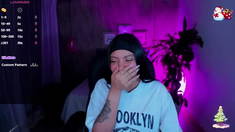 Snapshot of miichael_black chatting on December 19, 7:51 pm Michael Black online show from December 19, 7:51 pm