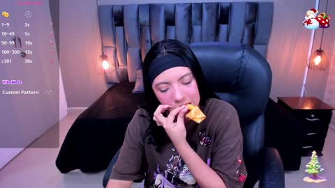 Snapshot of miichael_black chatting on December 20, 9:06 pm Michael Black online show from December 20, 9:06 pm