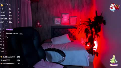 Snapshot of miichael_black chatting on December 22, 1:45 am Michael Black online show from December 22, 1:45 am