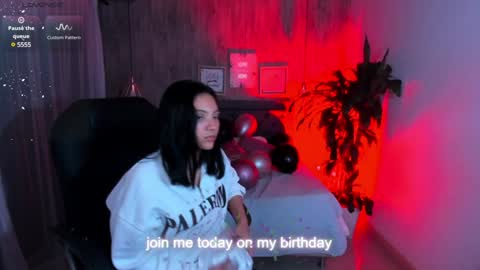 Snapshot of miichael_black chatting on December 25, 9:54 pm Michael Black online show from December 25, 9:54 pm