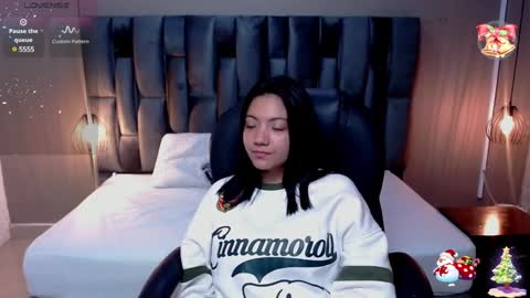 Snapshot of miichael_black chatting on December 28, 3:26 am Michael Black online show from December 28, 3:26 am