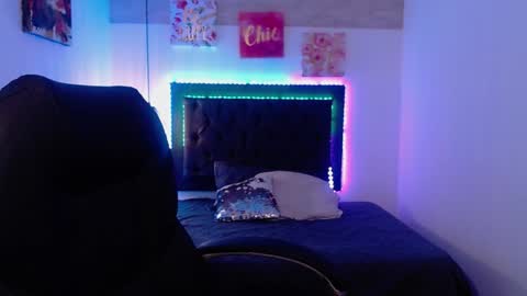 Snapshot of miichael_black chatting on February 2, 8:19 pm Michael Black online show from February 2, 8:19 pm