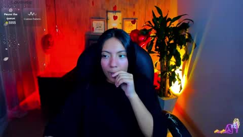 Snapshot of miichael_black chatting on February 13, 12:00 pm Michael Black online show from February 13, 12:00 pm