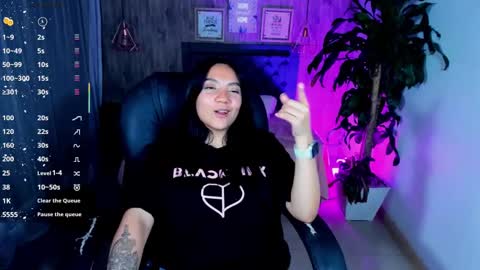 Snapshot of miichael_black chatting on October 4, 9:40 am Michael Black online show from October 4, 9:40 am