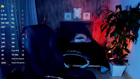 Snapshot of miichael_black chatting on November 8, 7:01 pm Michael Black online show from November 8, 7:01 pm