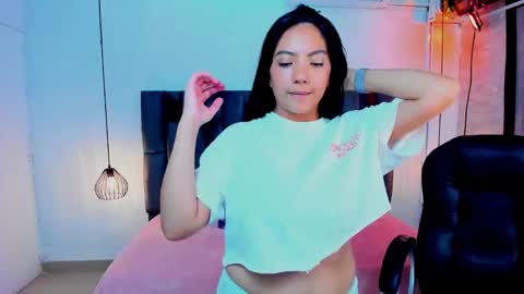 Snapshot of miichael_black chatting on November 16, 12:00 pm Michael Black online show from November 16, 12:00 pm