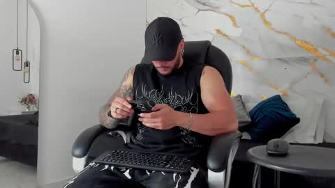 Snapshot of miike_stone1 chatting on September 23, 12:52 pm Daniel online show from September 23, 12:52 pm